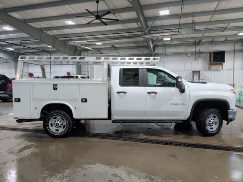 Used 2021 Chevrolet Silverado 2500 W/T w/ WT Convenience Package AWD/4WD image 2