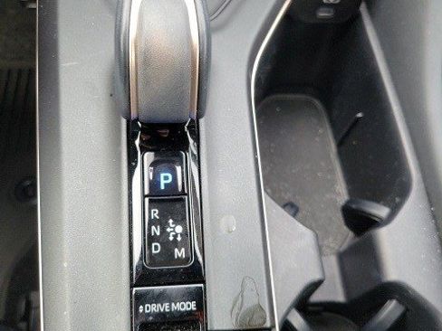 Used 2023 Toyota Crown Platinum image 12