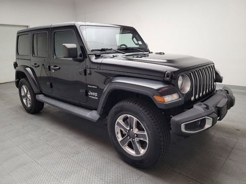 Used 2019 Jeep Wrangler Unlimited Sahara w/ Safety Group AWD/4WD image 11