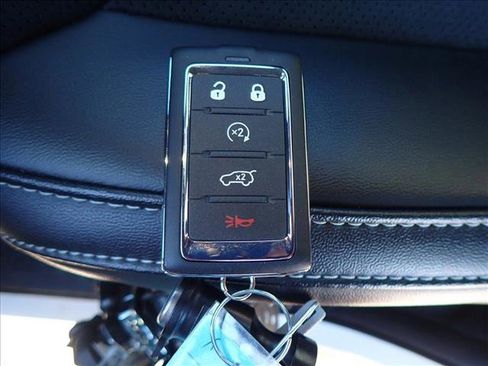 New 2026 Jeep Grand Cherokee Altitude image 25