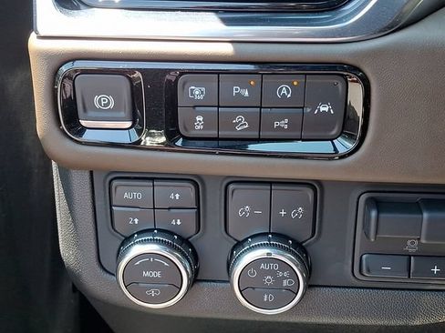 Used 2025 GMC Yukon XL Denali Ultimate AWD/4WD image 21
