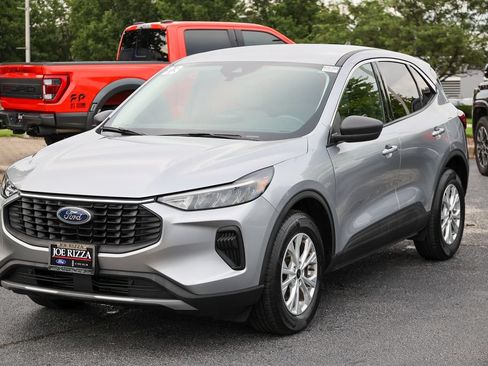 Certified 2023 Ford Escape Active AWD/4WD image 30