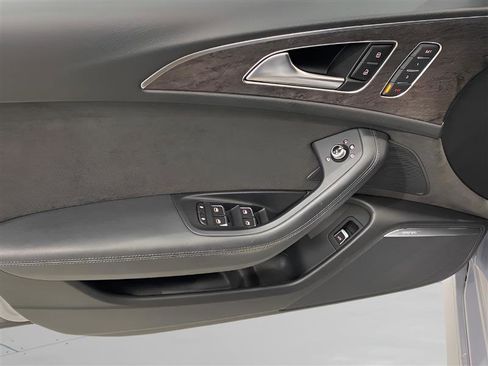 Used 2018 Audi S6 Premium Plus w/ Driver Assistance Package image 8