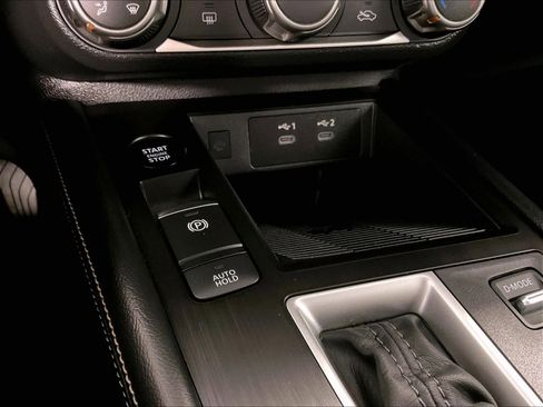 Certified 2025 Nissan Kicks SV AWD/4WD image 26
