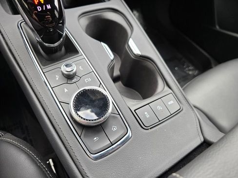 Used 2024 Cadillac XT4 Premium Luxury image 34