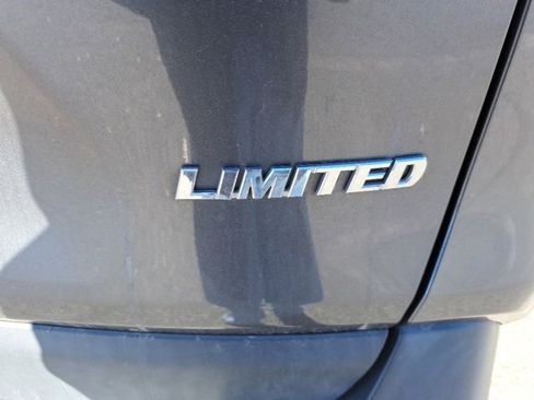 Used 2019 Toyota RAV4 Limited image 11