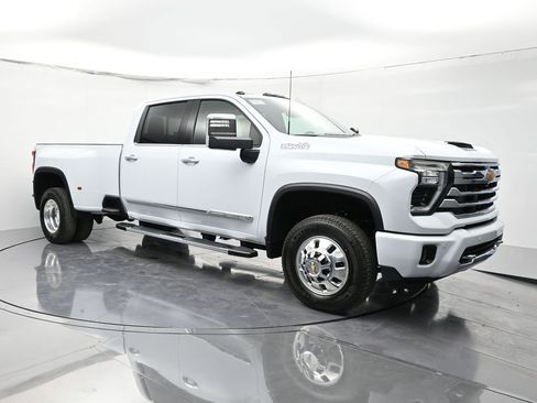 New 2026 Chevrolet Silverado 3500 High Country w/ Technology Package image 3