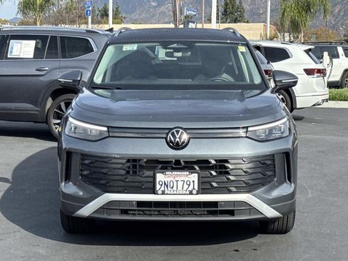 Certified 2025 Volkswagen Tiguan S w/ 18" Wheel Package image 2