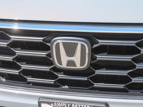 Certified 2025 Honda CR-V LX image 6