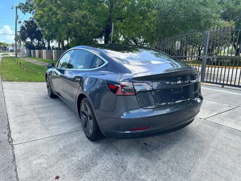 Used 2018 Tesla Model 3 Long Range image 9
