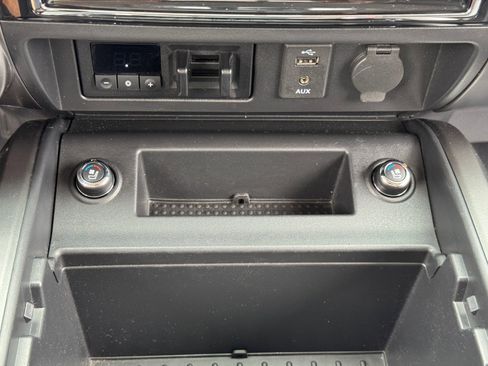 Used 2016 Nissan Titan Platinum Reserve image 30