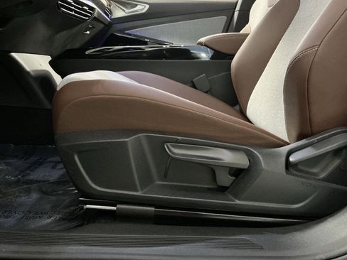 Used 2023 Volkswagen ID.4 Pro image 22