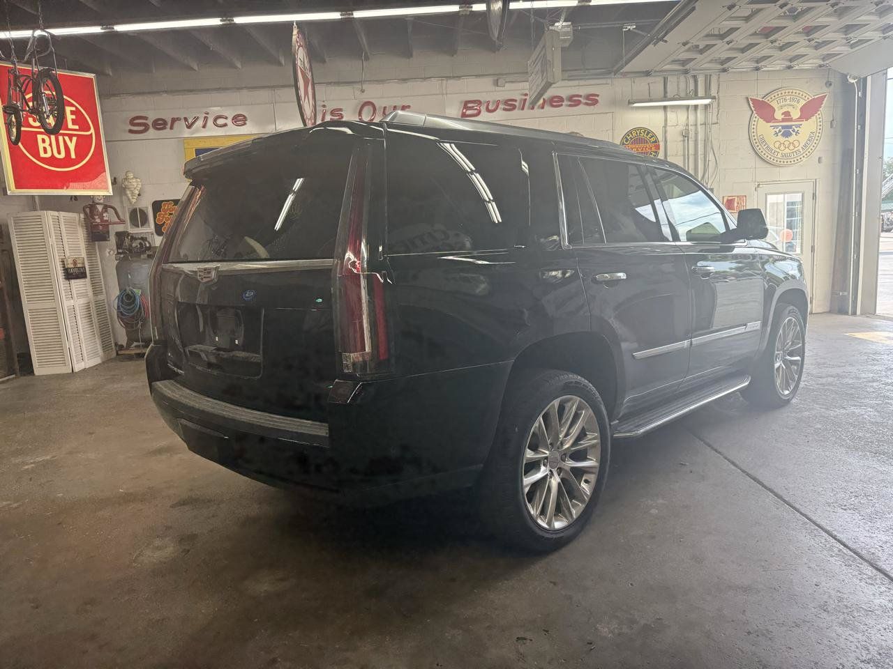 Used 2020 Cadillac Escalade Luxury AWD/4WD image 5