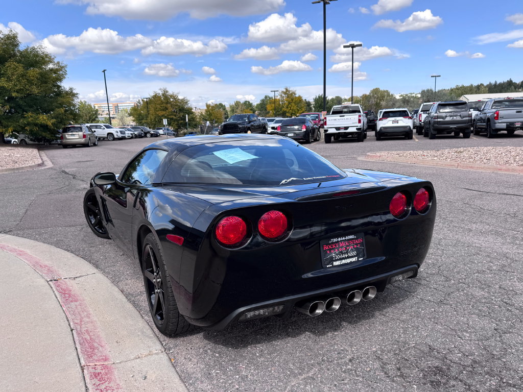 Used 2005 Chevrolet Corvette Coupe w/ Preferred Equipment Group RWD image 8