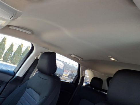 Used 2020 Ford Edge SE image 10