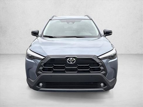 Used 2026 Toyota Corolla Cross XLE FWD image 2