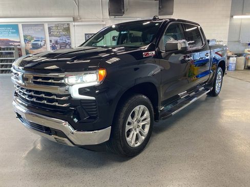 Used 2023 Chevrolet Silverado 1500 LTZ image 3