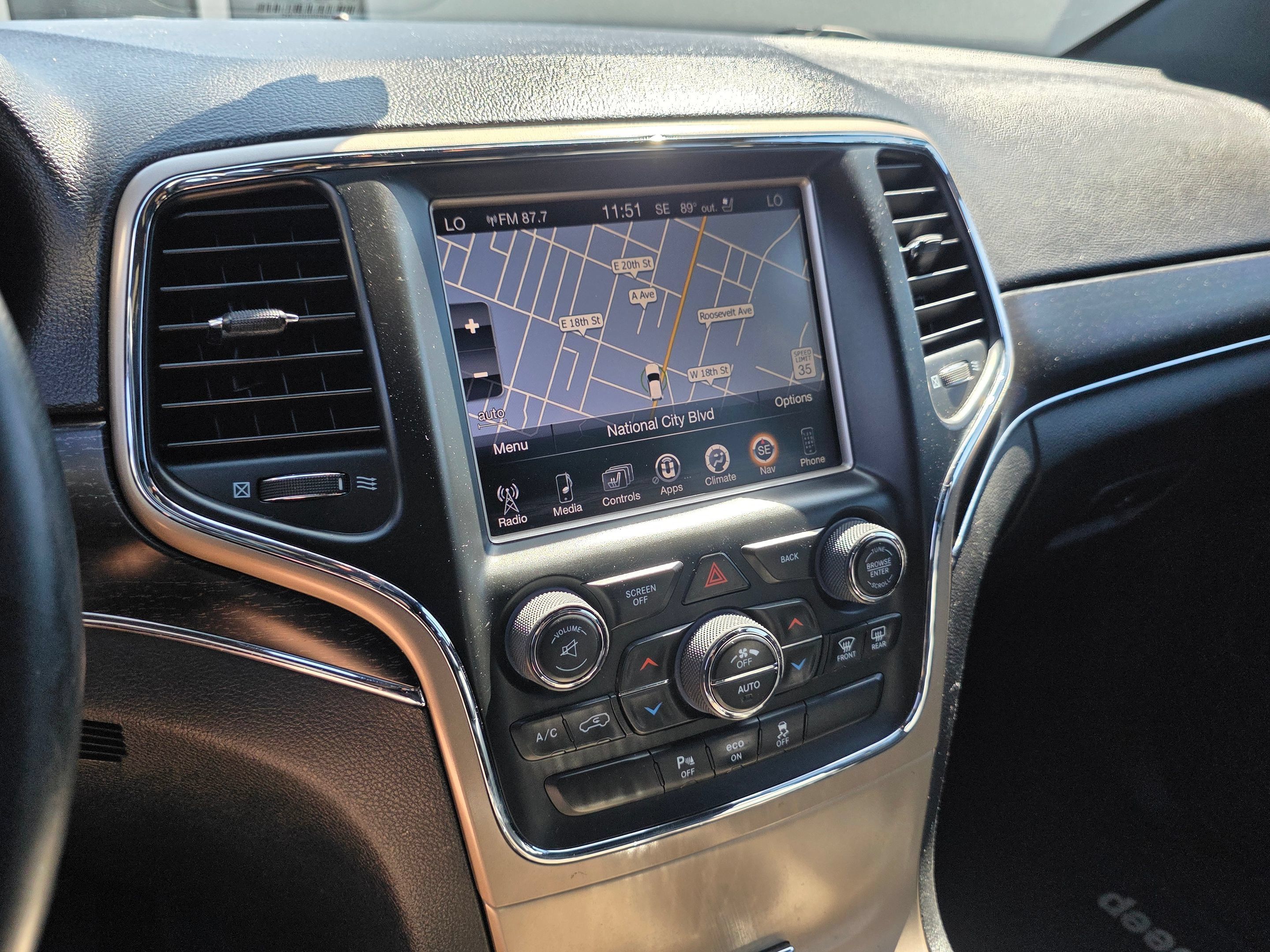Used 2014 Jeep Grand Cherokee Limited w/ Luxury Group II RWD image 32