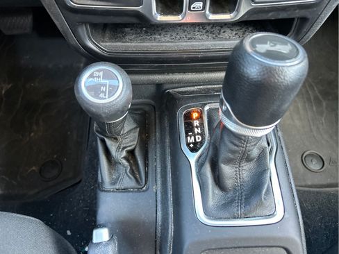 Used 2023 Jeep Wrangler Unlimited Sport AWD/4WD image 19