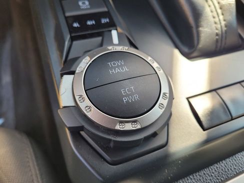 Used 2024 Toyota Tacoma SR5 AWD/4WD image 21