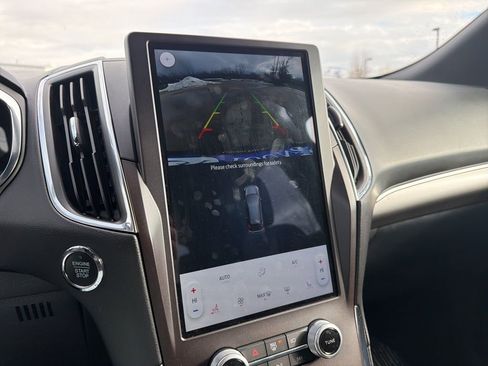Used 2021 Ford Edge ST image 26