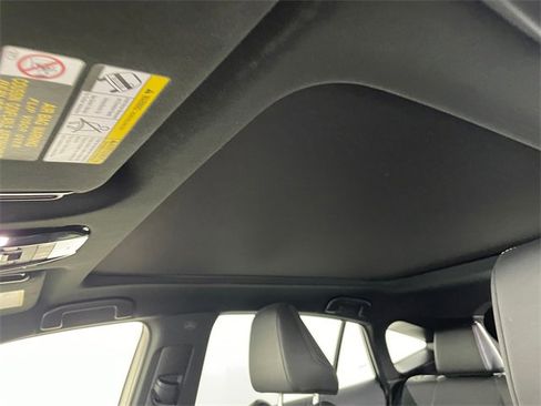 Used 2021 Toyota Venza Limited w/ Advanced Technology Package image 10