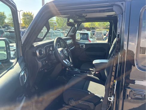 Used 2023 Jeep Wrangler Unlimited Rubicon 4xe AWD/4WD image 14