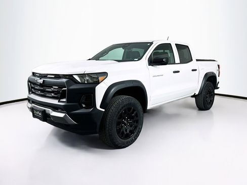 Used 2024 Chevrolet Colorado Trail Boss w/ Advanced Trailering Package image 3