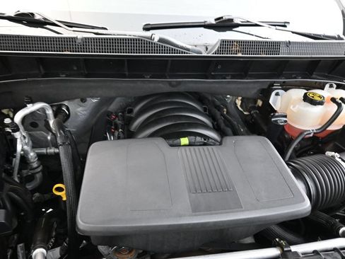 Used 2023 Chevrolet Silverado 1500 LT AWD/4WD image 16
