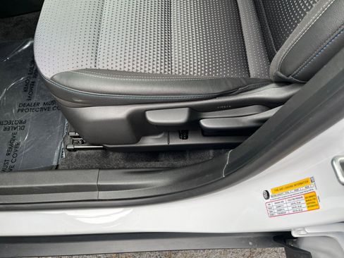 Used 2025 Chevrolet Trax LT image 23