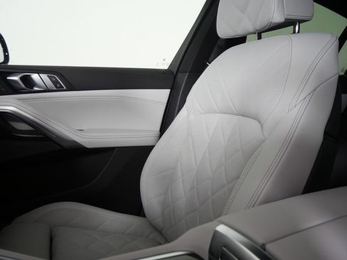 New 2026 BMW X6 xDrive40i image 23