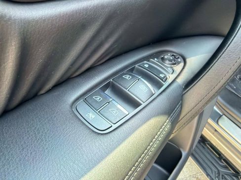 Used 2021 Nissan Armada SL w/ Captain's Chairs Package AWD/4WD image 19