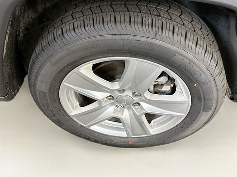 Used 2022 Jeep Compass Latitude w/ Convenience Group image 11