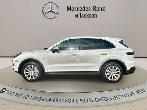 Used 2021 Porsche Cayenne AWD/4WD image 2