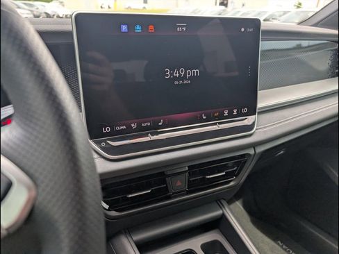 Certified 2025 Volkswagen Tiguan SE R-Line AWD/4WD image 17
