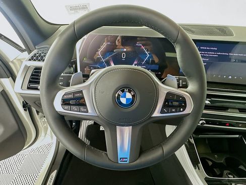 New 2026 BMW X5 xDrive40i w/ M Sport Package image 10
