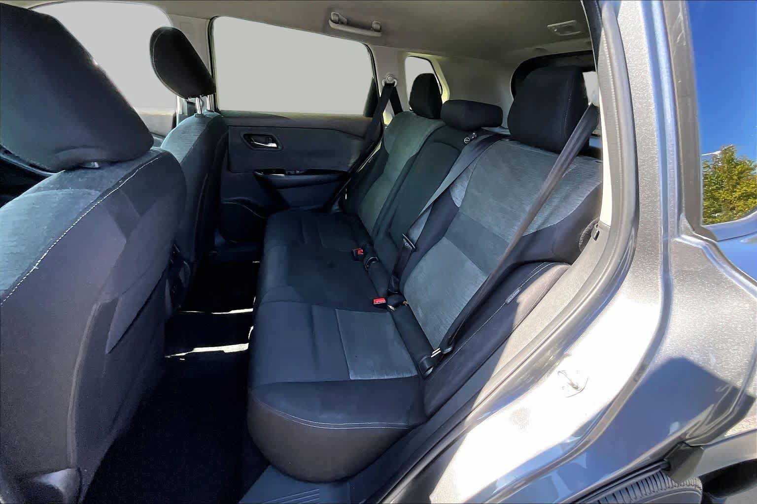 Used 2023 Nissan Rogue SV FWD image 18