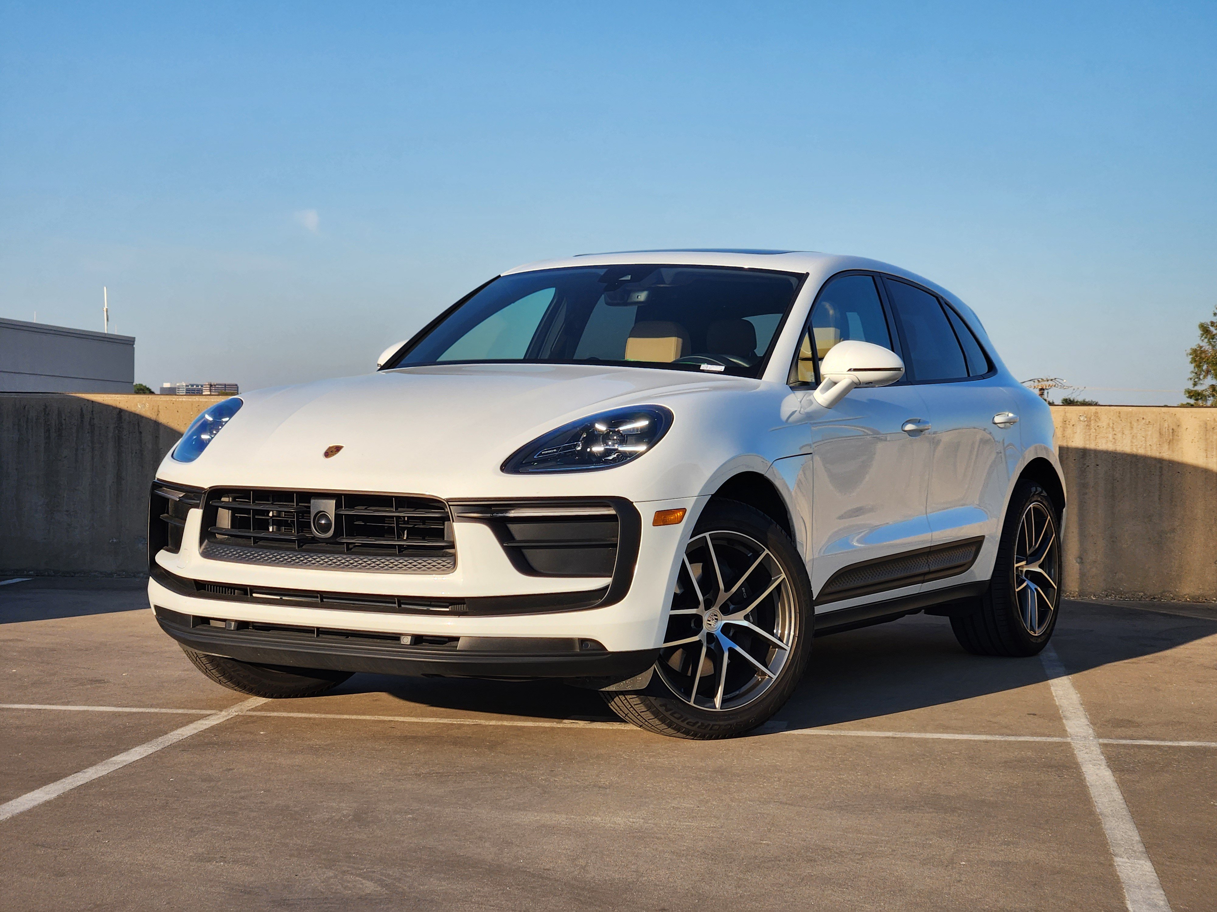 Certified 2026 Porsche Macan AWD/4WD image 1