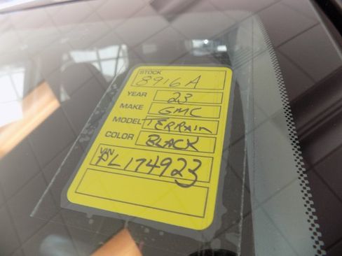 Used 2023 GMC Terrain SLE w/ Driver Convenience Package image 36