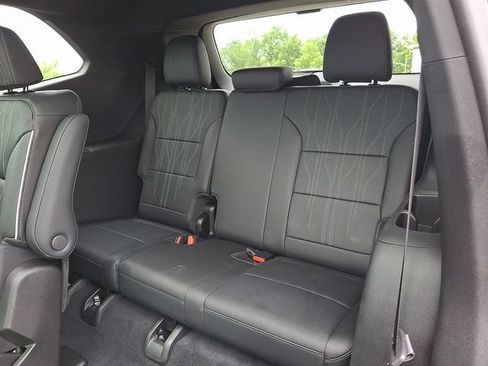 Used 2026 Buick Enclave Avenir w/ Super Cruise Package AWD/4WD image 12