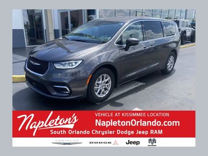 Used 2023 Chrysler Pacifica Touring-L