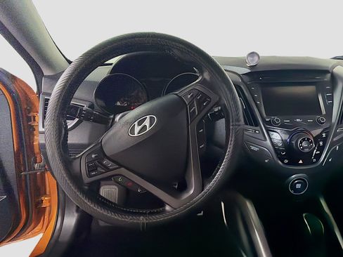 Used 2015 Hyundai Veloster Turbo FWD image 17