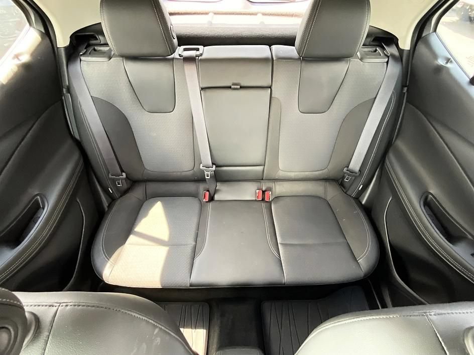 Used 2023 Buick Encore GX Select w/ Sport Touring Package AWD/4WD image 25