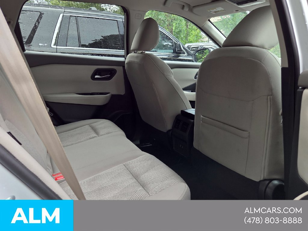 Used 2025 Nissan Rogue SV FWD image 7