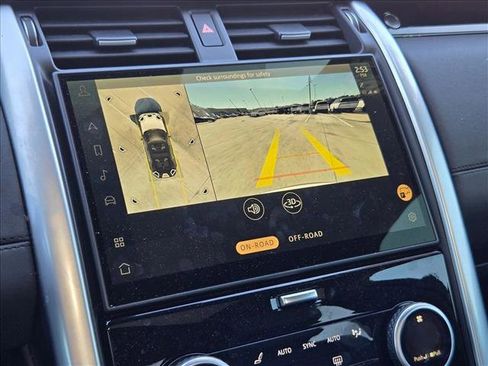 Used 2025 Land Rover Discovery S image 12