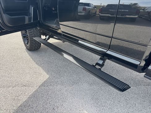 Used 2022 RAM 2500 Limited image 11