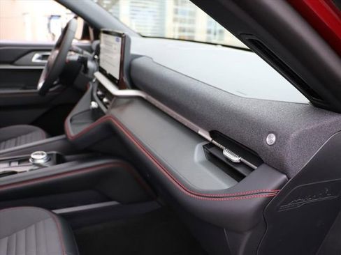 New 2026 Ford Explorer ST-Line w/ ST-Line Street Pack image 11