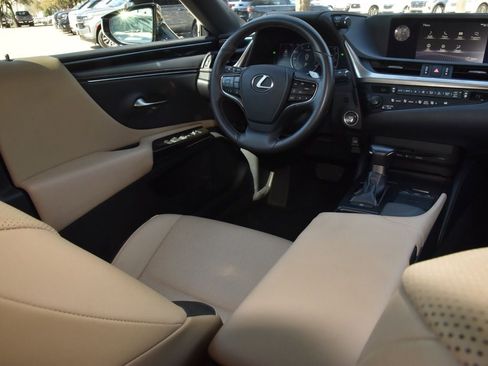 Used 2019 Lexus ES 350 350 w/ Accessory Package 2 image 15