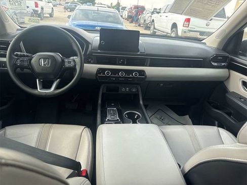 Used 2024 Honda Pilot Touring image 14
