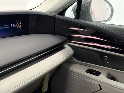 New 2026 Lincoln Nautilus Premier image 32